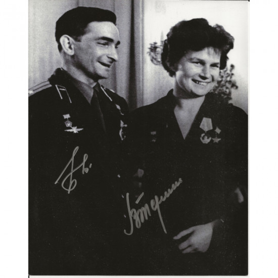 Valentina Tereshkova Valery Bykovsky signed genuine signature autograph photo AFTAL