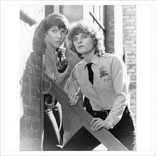 Tyne Daly signed genuine signature autograph photo AFTAL (TD-3)